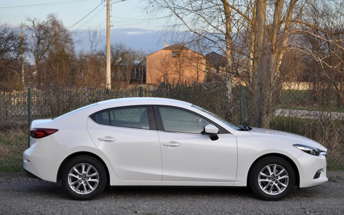 Mazda 3 cena 68800 przebieg: 90000, rok produkcji 2018 z Tarnobrzeg małe 781